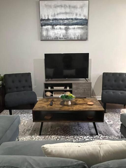 شقة Townhouse In Uptown King Bed-Wi-Fi-Free Parking-Pool تشارلوت المظهر الخارجي الصورة