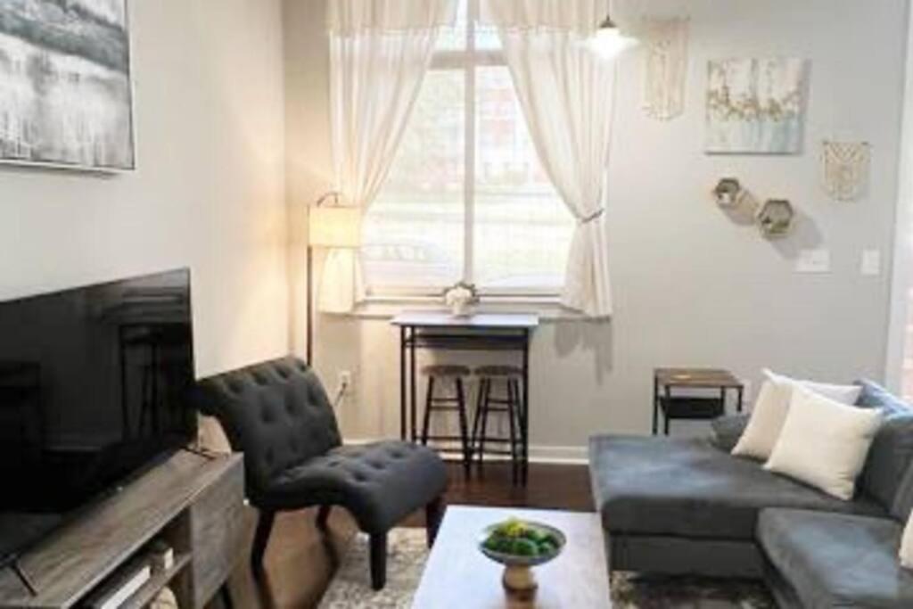 شقة Townhouse In Uptown King Bed-Wi-Fi-Free Parking-Pool تشارلوت المظهر الخارجي الصورة